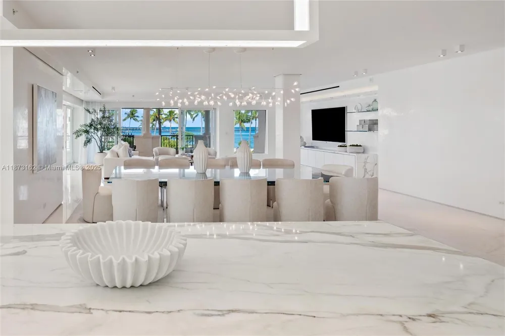 7921 Fisher Island Dr #7921 Miami Beach, FL 33109