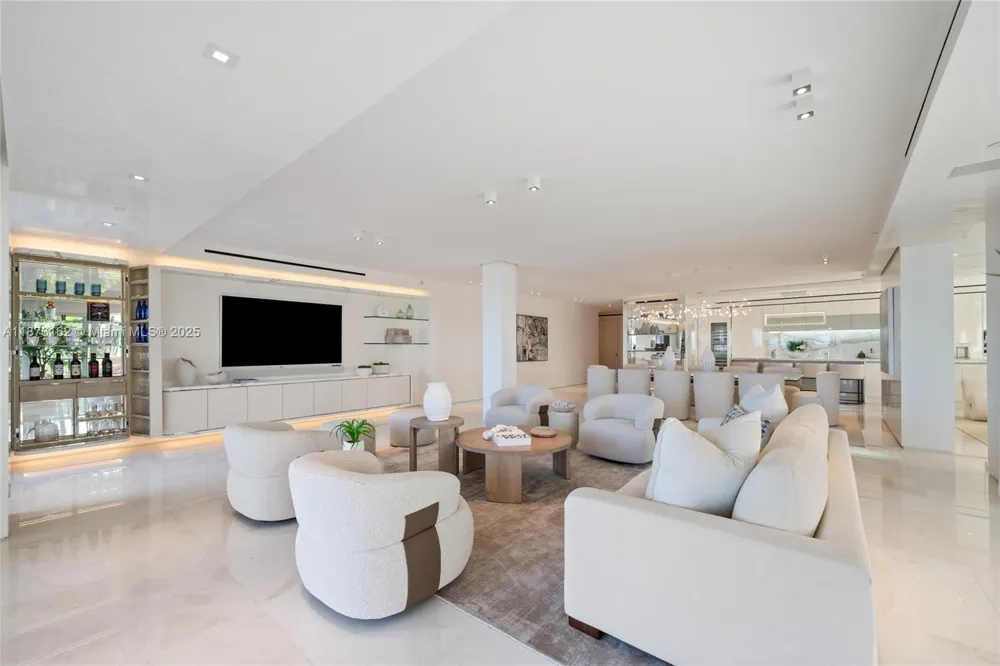 7921 Fisher Island Dr #7921 Miami Beach, FL 33109