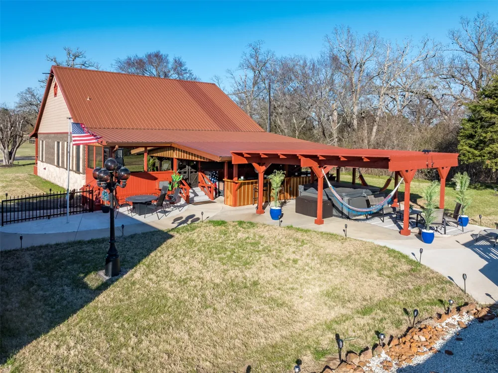 1460 N US HWY 287 Palestine, TX 75803