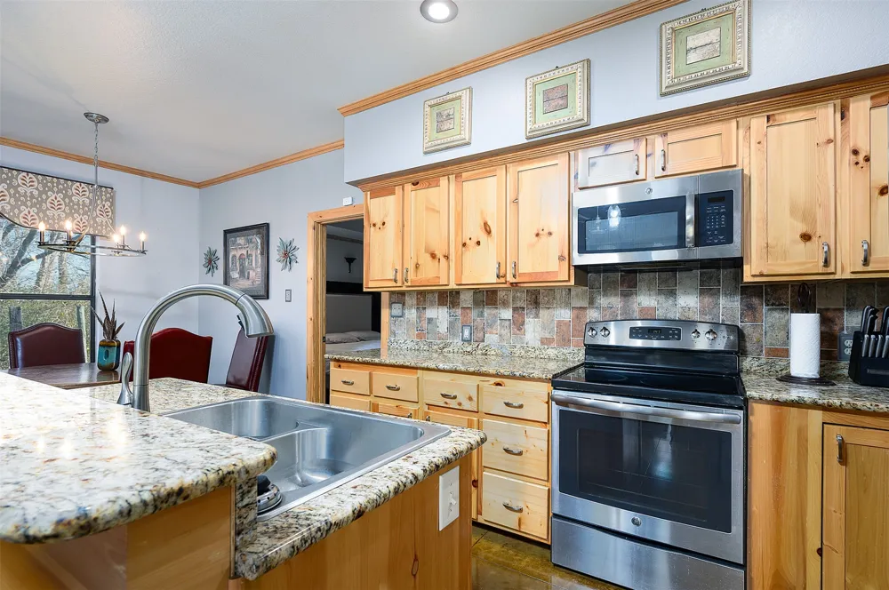 1460 N US HWY 287 Palestine, TX 75803