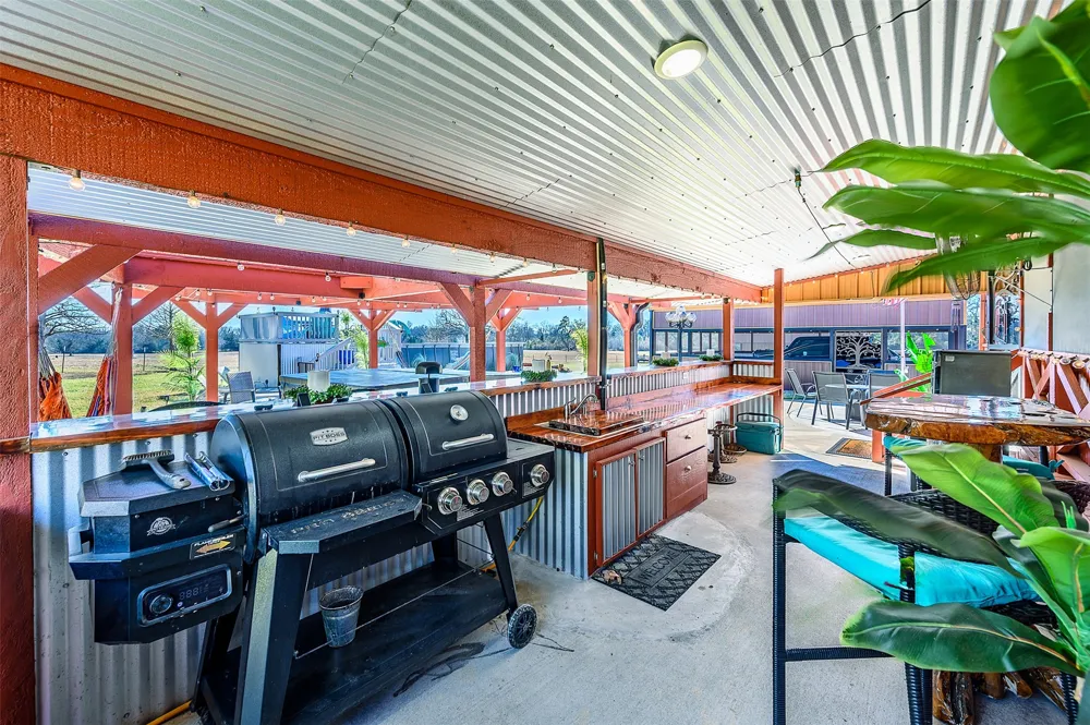 1460 N US HWY 287 Palestine, TX 75803