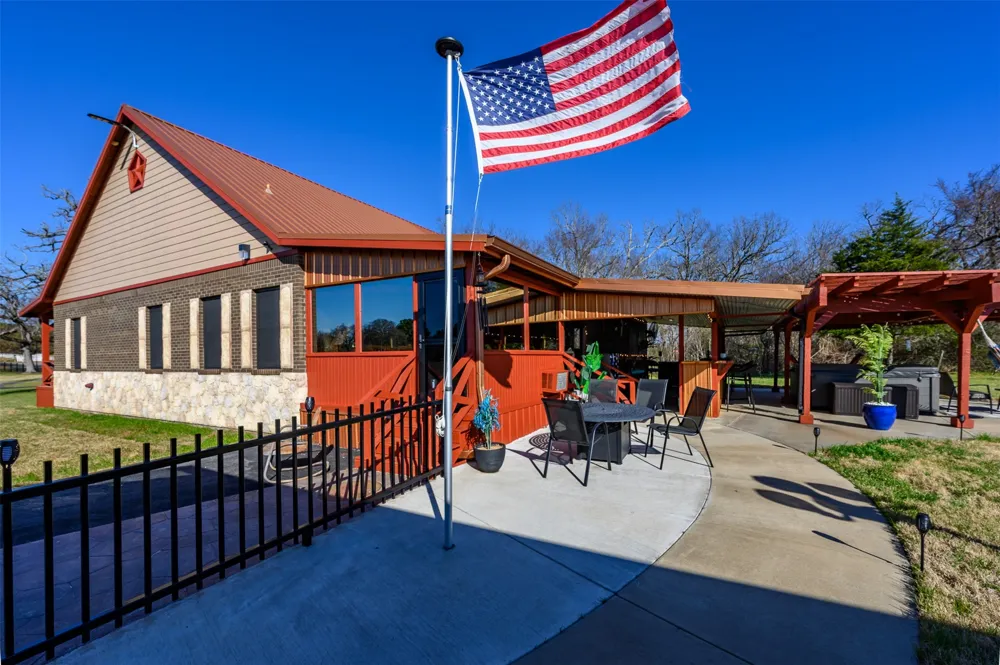 1460 N US HWY 287 Palestine, TX 75803