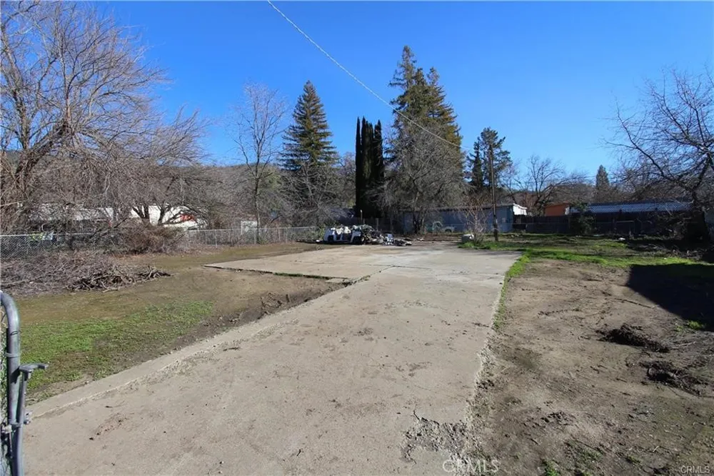 6325 Thirteenth Avenue Lucerne, CA 95458