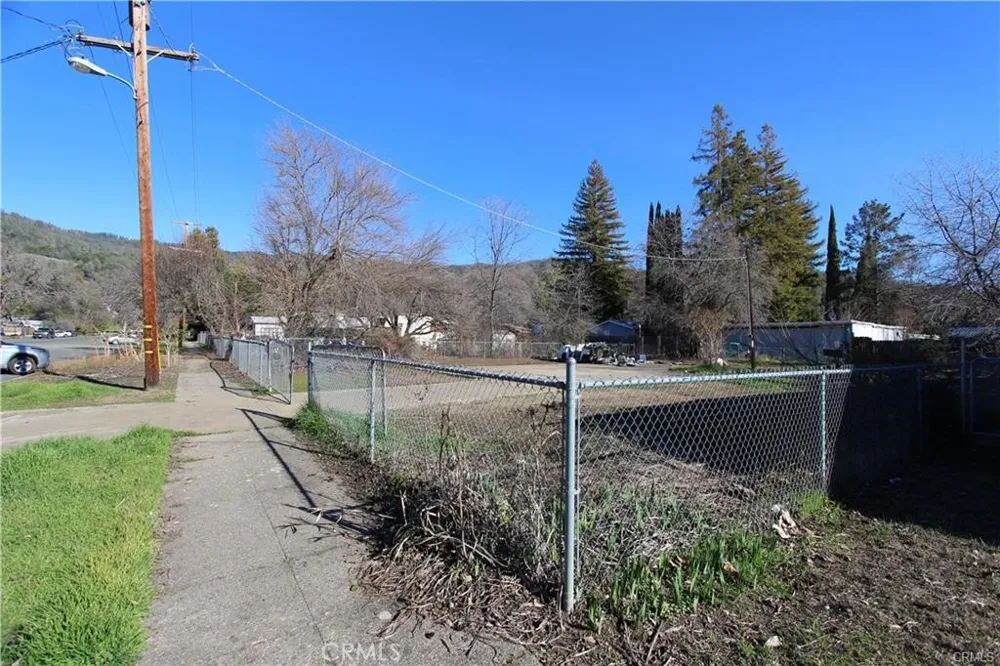6325 Thirteenth Avenue Lucerne, CA 95458
