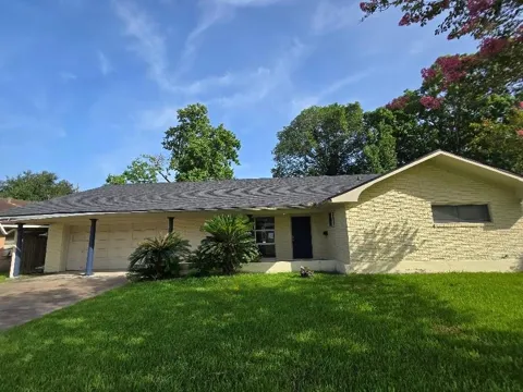 1011 Oak Drive