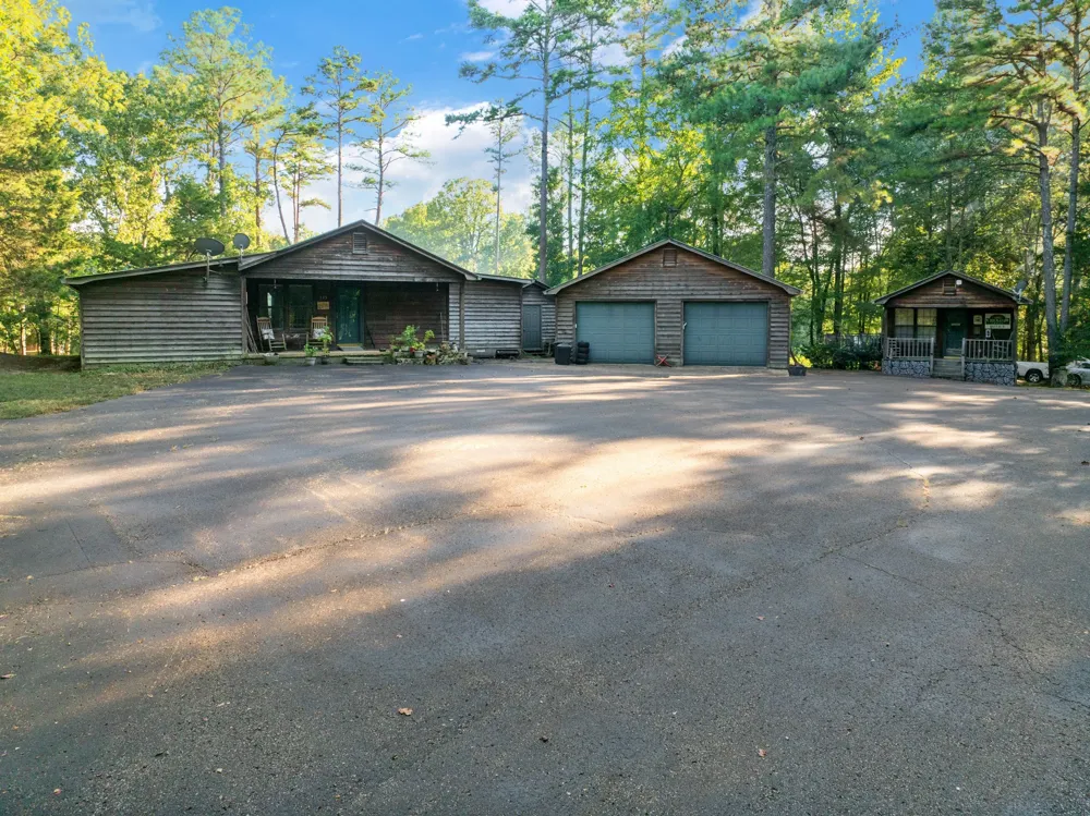 115 Chalet Ln Henderson, TN 38340