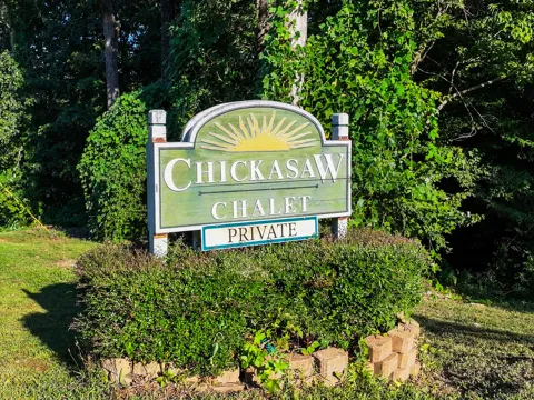 115 Chalet Ln