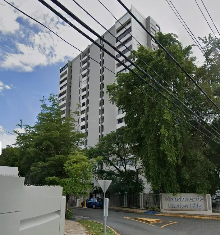 1261 LUIS VIGOREAUX AVENUE #18D Guaynabo, PR 00966