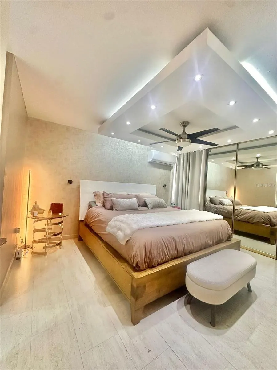 1261 LUIS VIGOREAUX AVENUE #18D Guaynabo, PR 00966