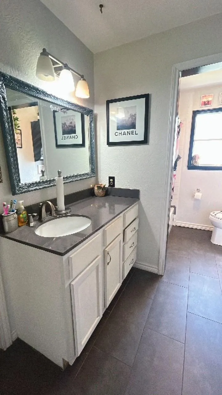 319 E Walnut Winnie, TX 77665