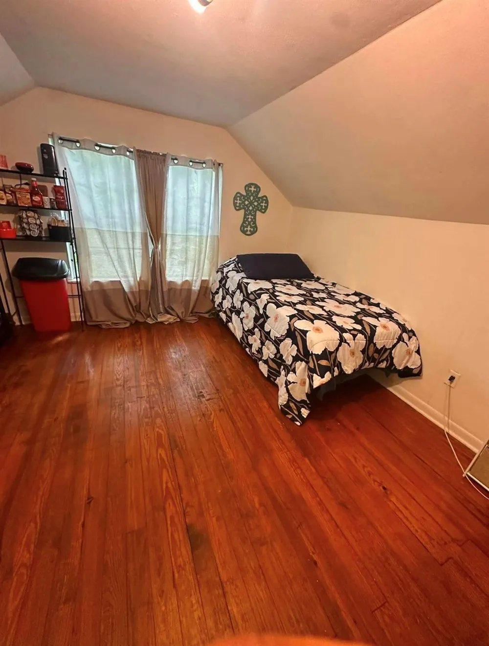 319 E Walnut Winnie, TX 77665