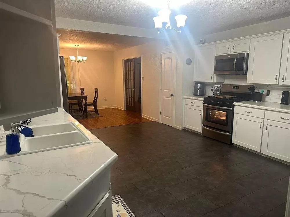 319 E Walnut Winnie, TX 77665