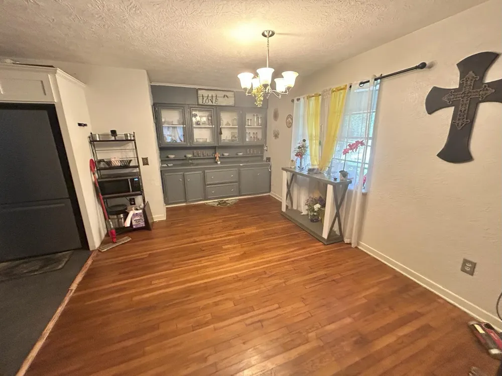319 E Walnut Winnie, TX 77665