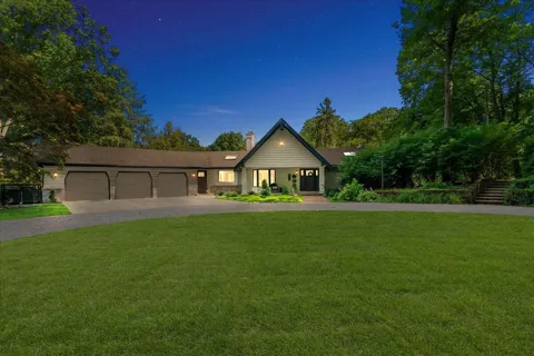 955 Kenwood Drive