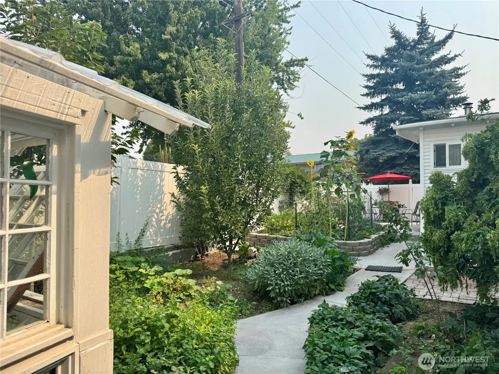 403 NW Main Avenue Wilbur, WA 99185