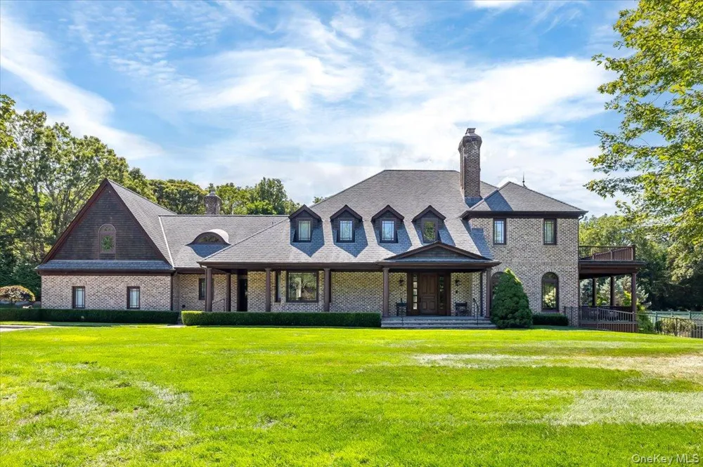 2 Sunset Drive Head Of The Harbor, NY 11780