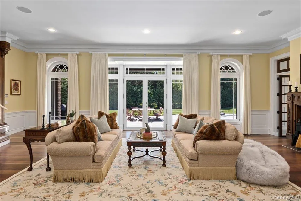 2 Sunset Drive Head Of The Harbor, NY 11780