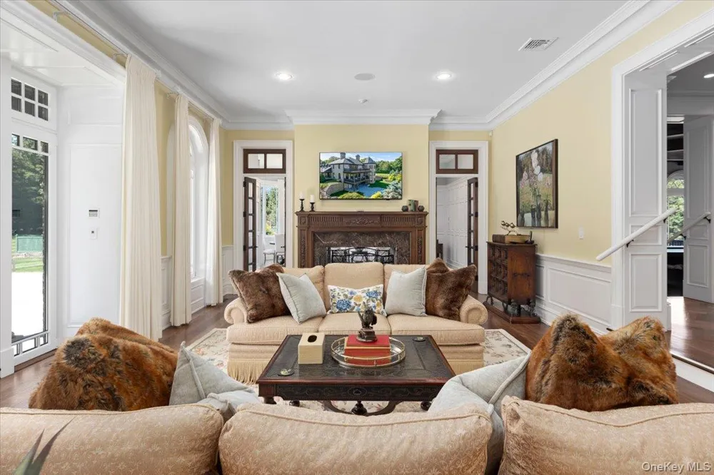 2 Sunset Drive Head Of The Harbor, NY 11780