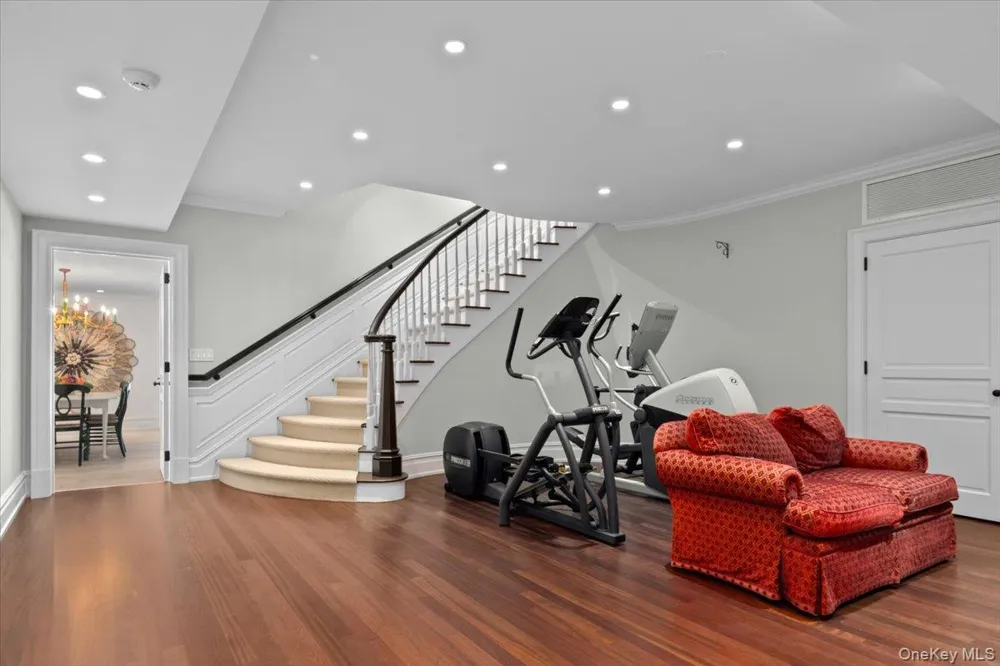 2 Sunset Drive Head Of The Harbor, NY 11780