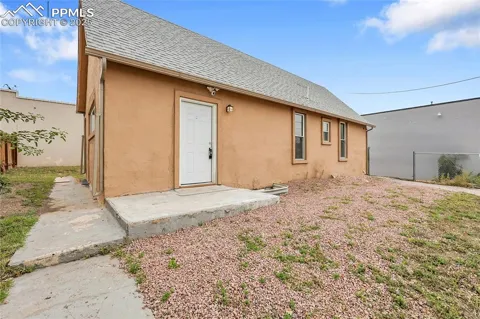 106 E Las Vegas Street