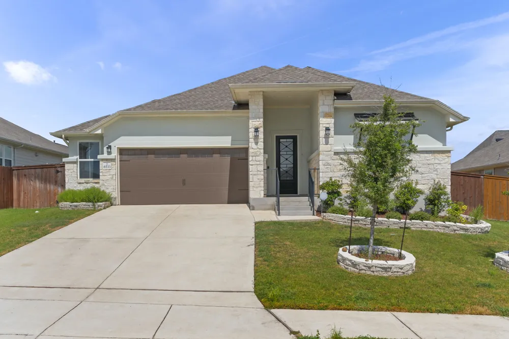 6533 Crockett Cv Schertz, TX 78108