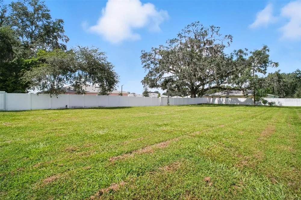 12182 US HIGHWAY 301 Oxford, FL 34484