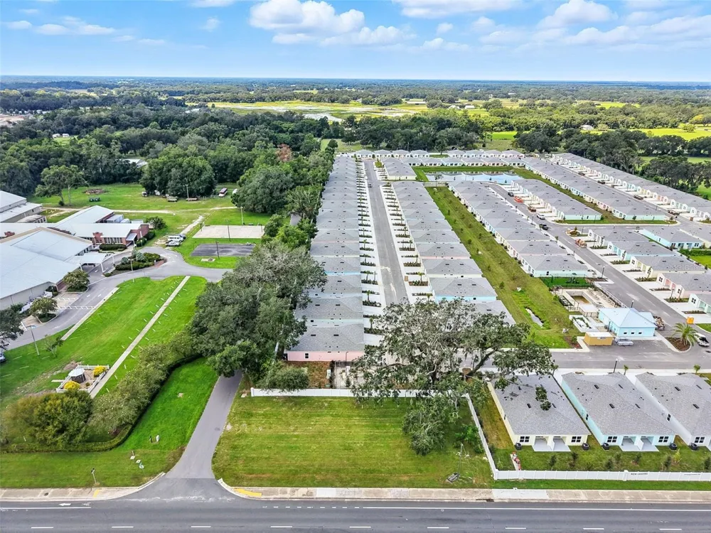 12182 US HIGHWAY 301 Oxford, FL 34484
