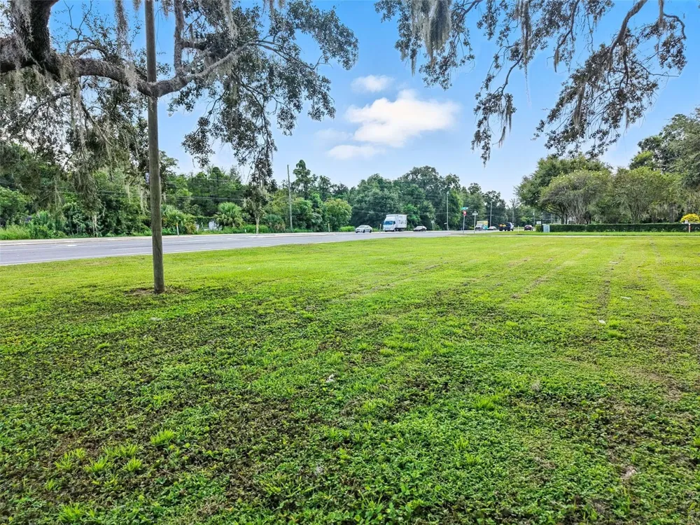 12182 US HIGHWAY 301 Oxford, FL 34484