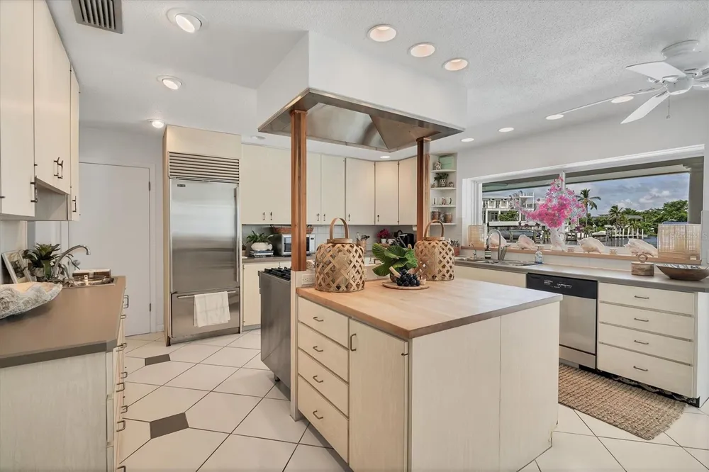 161 DAMFICARE STREET Boca Grande, FL 33921