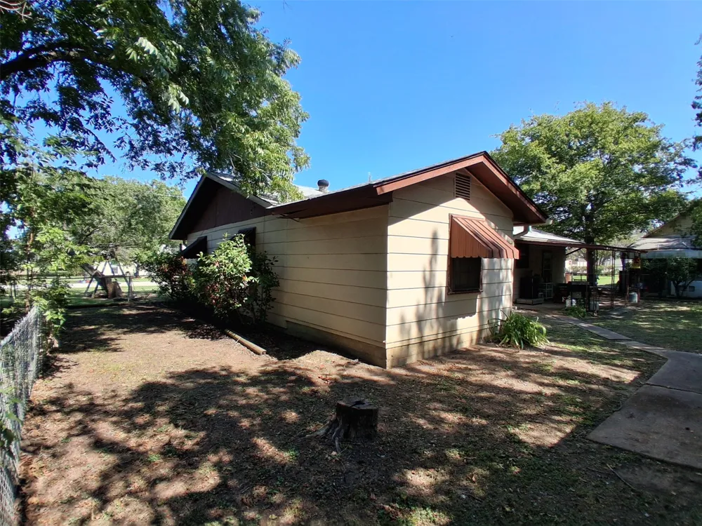 407 Files Street Itasca, TX 76055