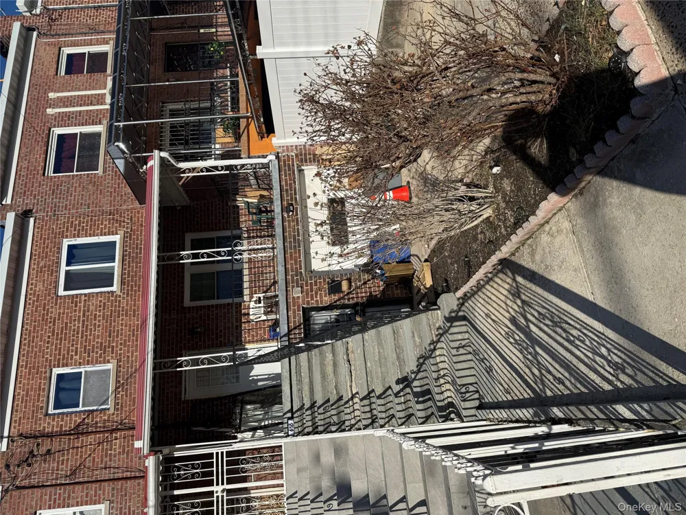 655 E 240th Street Bronx, NY 10470