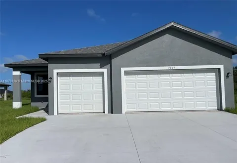 3034 E Briarwood Cir
