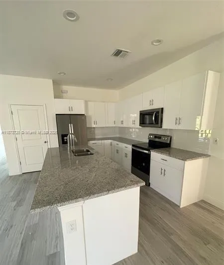 3034 E Briarwood Cir La Belle, FL 33935