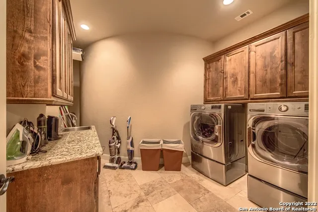 9811 KLEIN CT New Braunfels, TX 78132