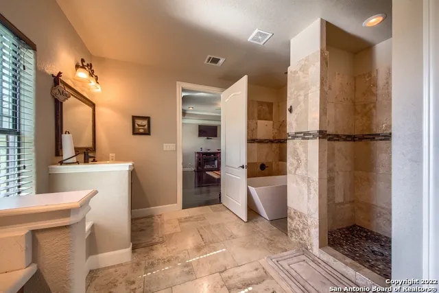 9811 KLEIN CT New Braunfels, TX 78132