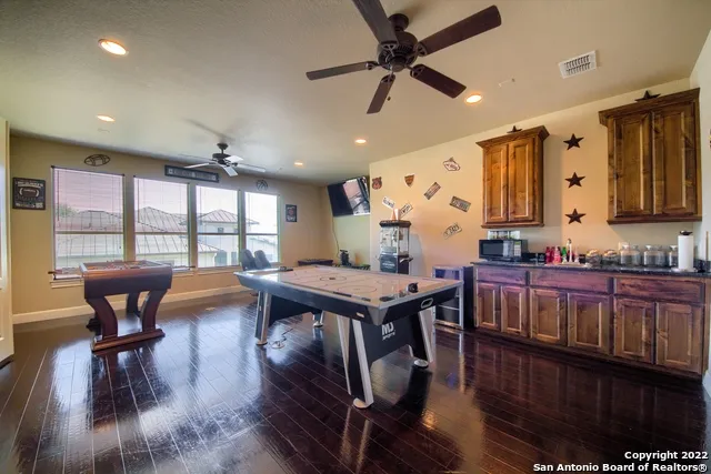 9811 KLEIN CT New Braunfels, TX 78132