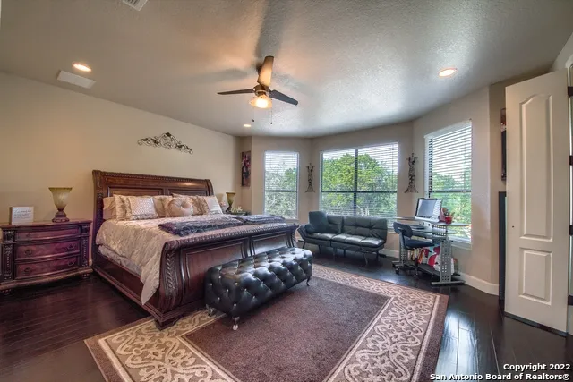 9811 KLEIN CT New Braunfels, TX 78132