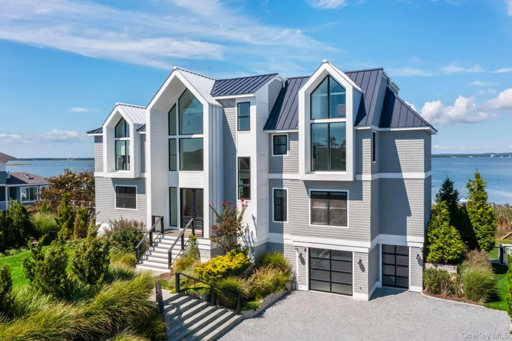20 Cove Lane Westhampton Dunes, NY 11978