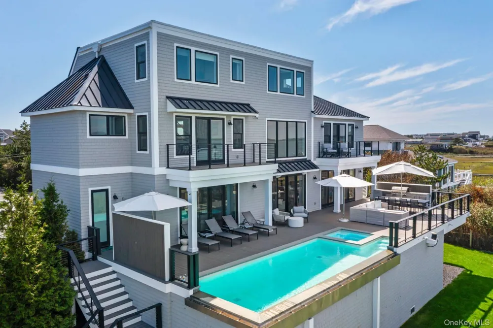 20 Cove Lane Westhampton Dunes, NY 11978