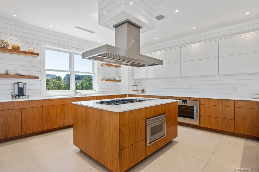 20 Cove Lane Westhampton Dunes, NY 11978