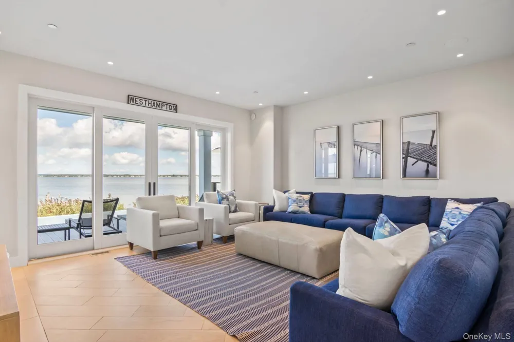 20 Cove Lane Westhampton Dunes, NY 11978