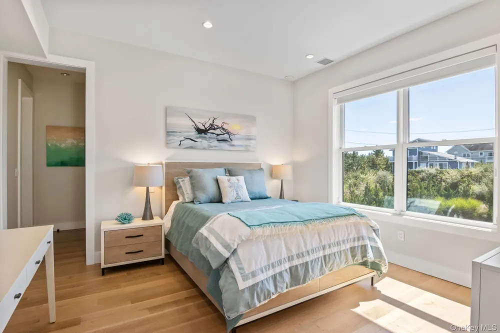 20 Cove Lane Westhampton Dunes, NY 11978