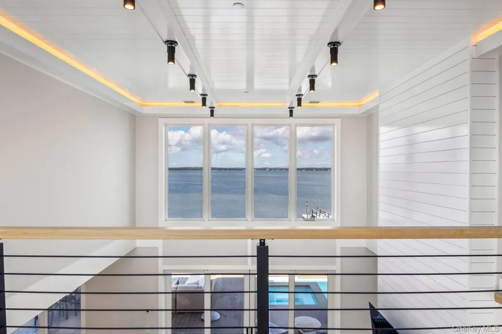 20 Cove Lane Westhampton Dunes, NY 11978