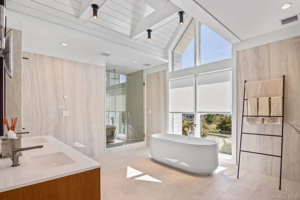 20 Cove Lane Westhampton Dunes, NY 11978
