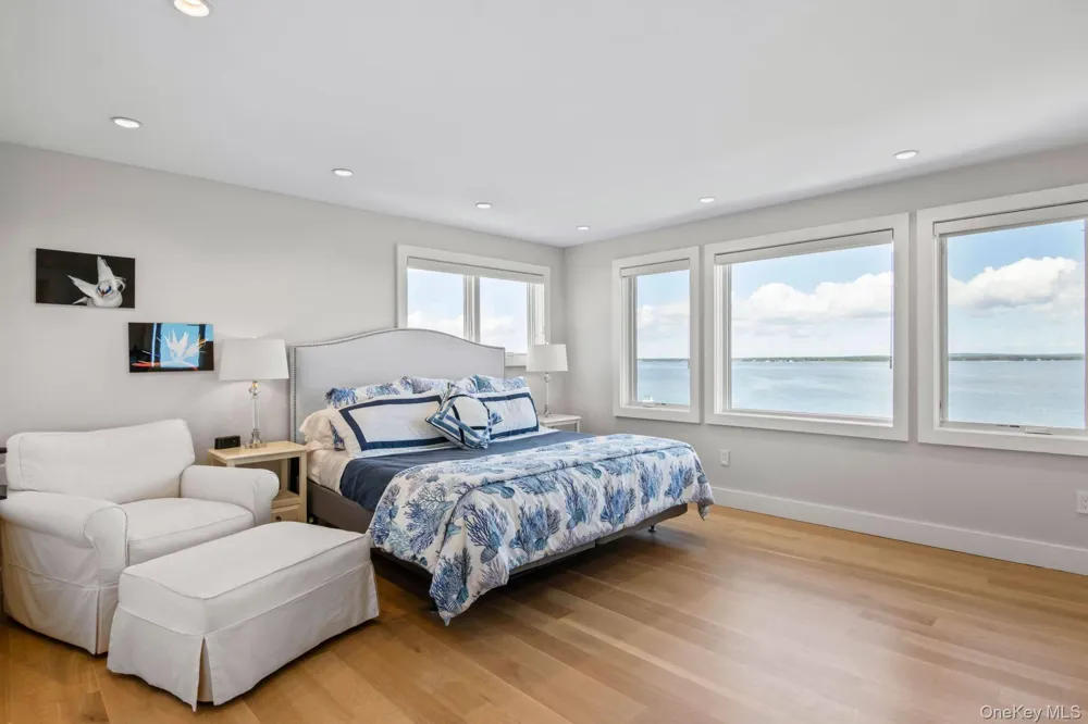 20 Cove Lane Westhampton Dunes, NY 11978