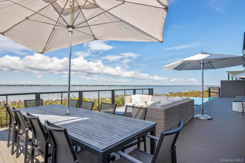 20 Cove Lane Westhampton Dunes, NY 11978