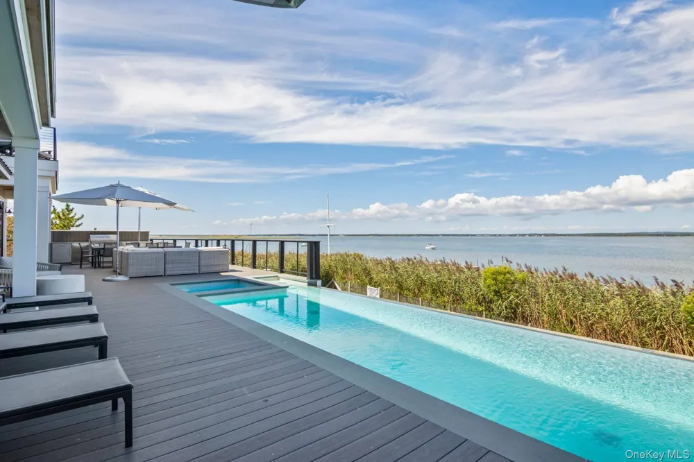 20 Cove Lane Westhampton Dunes, NY 11978