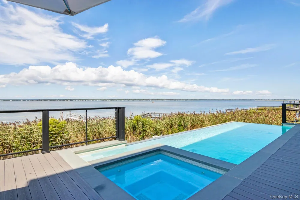 20 Cove Lane Westhampton Dunes, NY 11978