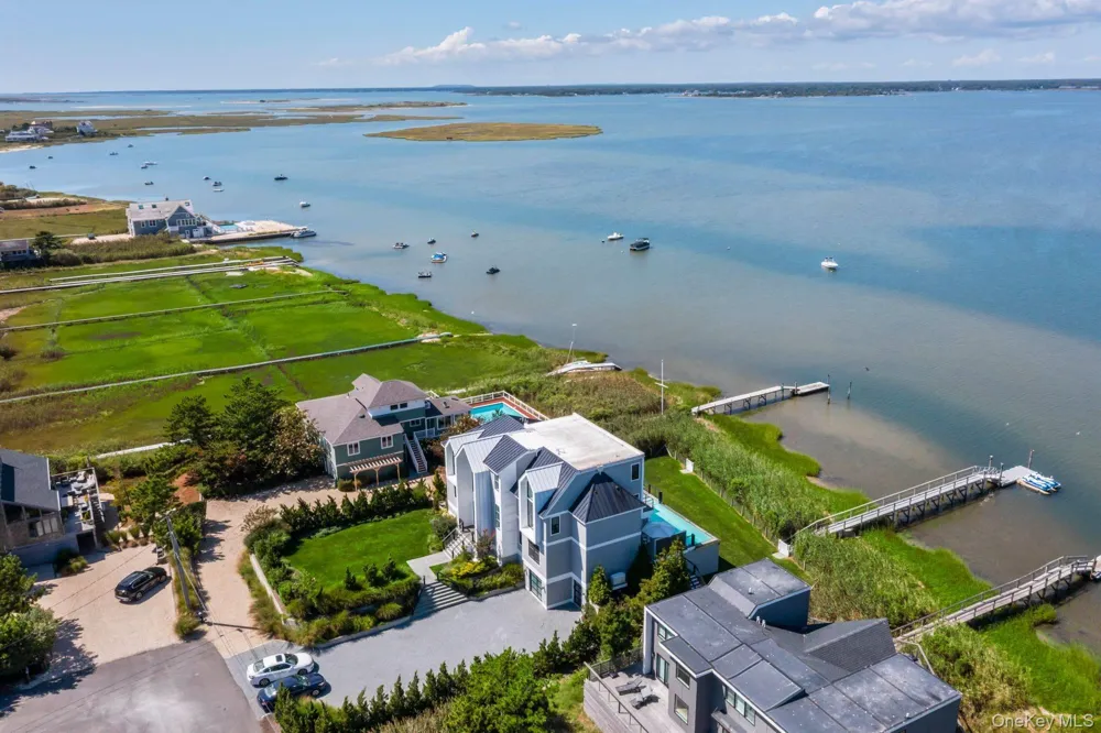 20 Cove Lane Westhampton Dunes, NY 11978