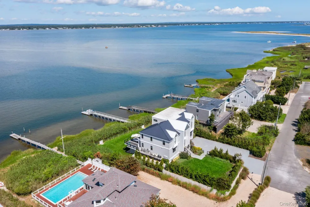20 Cove Lane Westhampton Dunes, NY 11978